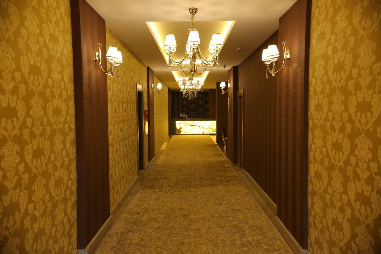 Taht Palace Hotel Van Esterno foto